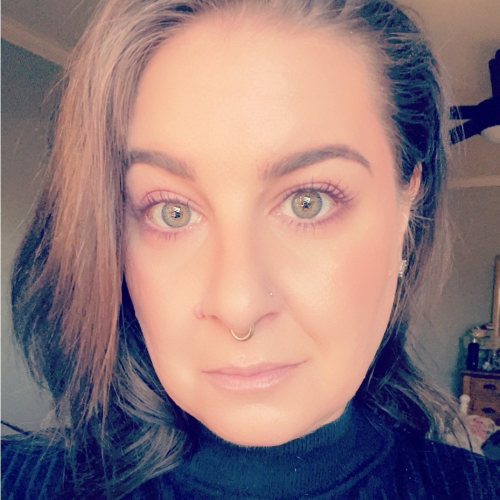 Meet your Posher, Lina